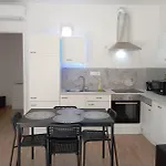 Nový V Centru, Soukromé Parkování *
