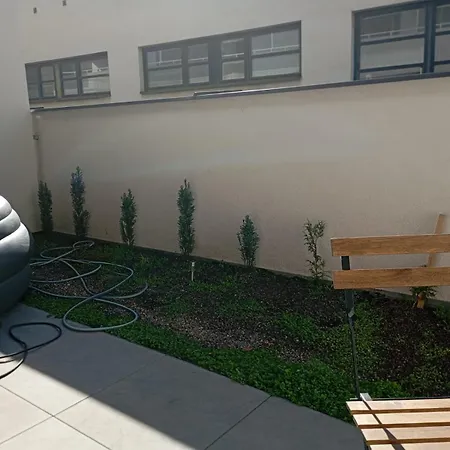 Novy V Centru, Soukrome Parkovani Brünn (Brno)