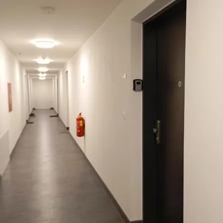 Novy V Centru, Soukrome Parkovani Brünn