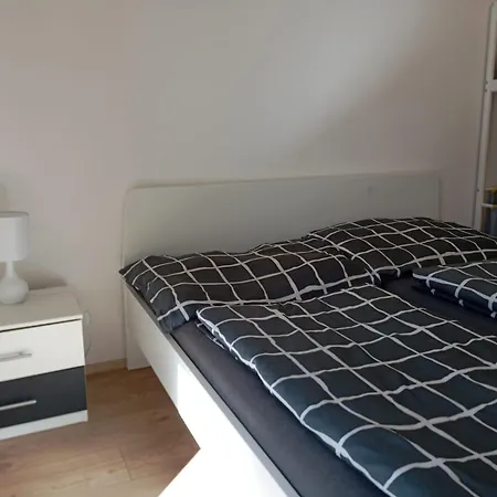 Novy V Centru, Soukrome Parkovani * Brünn